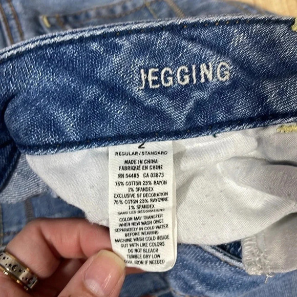 American Eagle Distressed Stretch Jegging Women's Size 2 - Picture 9 of 9
